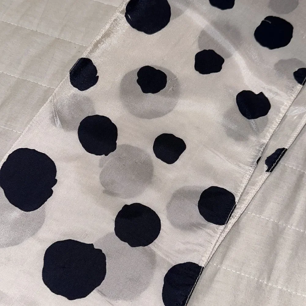 De VENISE White Large Navy Polka Purse Neck Scarf